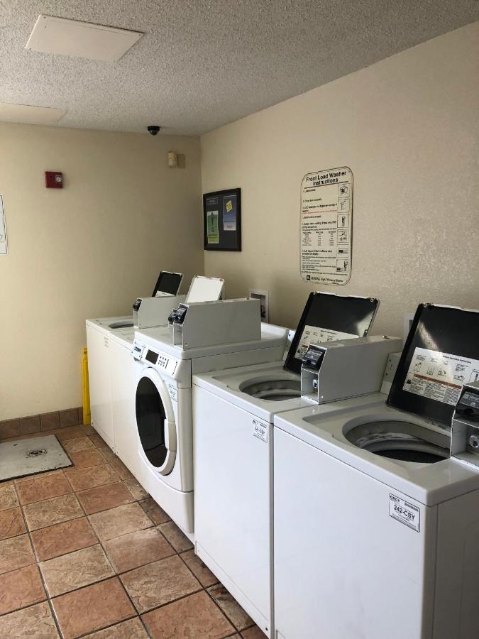 TownHouse Suites-An Extended Stay Hotel — photo 5