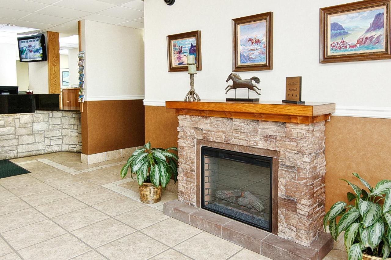 Boothill Inn and Suites — photo 23