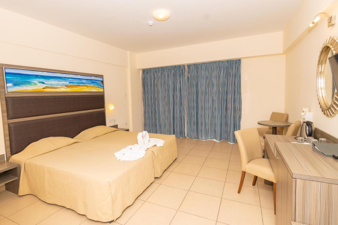 Tofinis Hotel photo