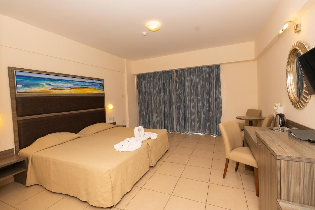Tofinis Hotel photo