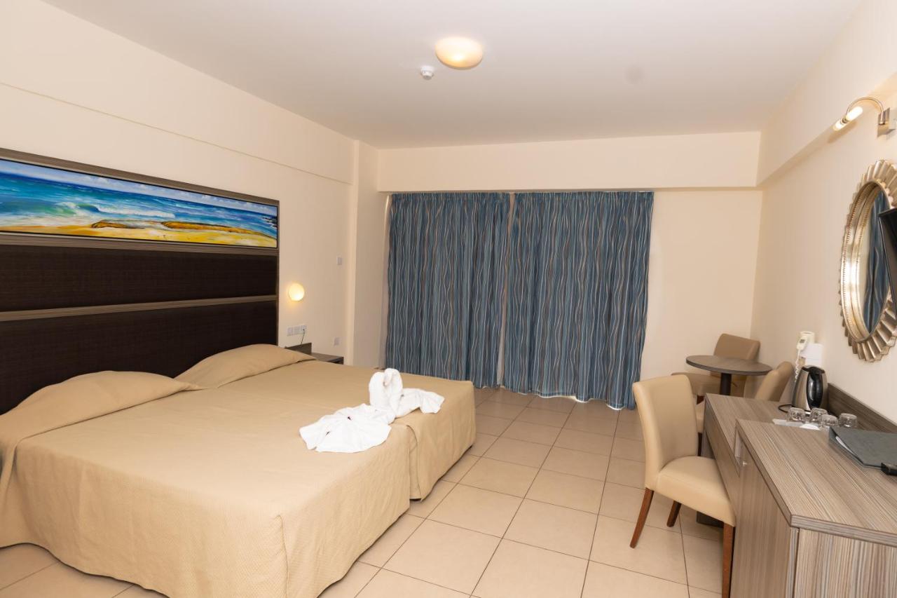 Tofinis Hotel photo