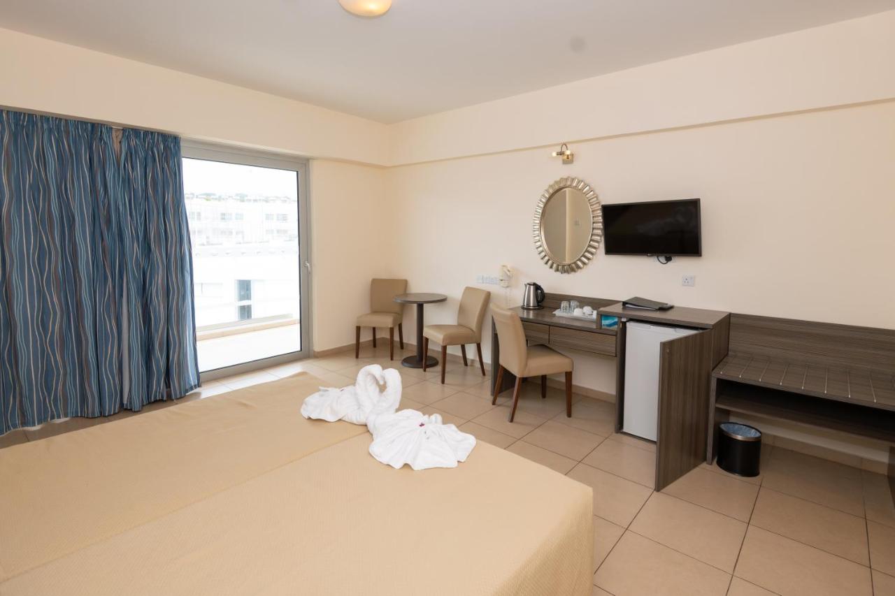 Tofinis Hotel photo