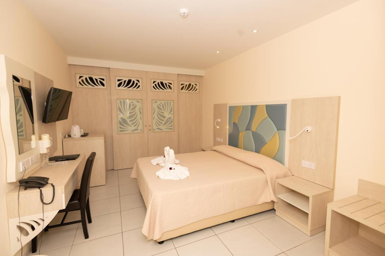 Tofinis Hotel photo