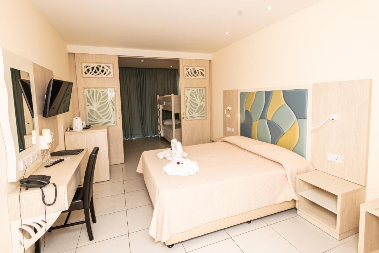 Tofinis Hotel photo