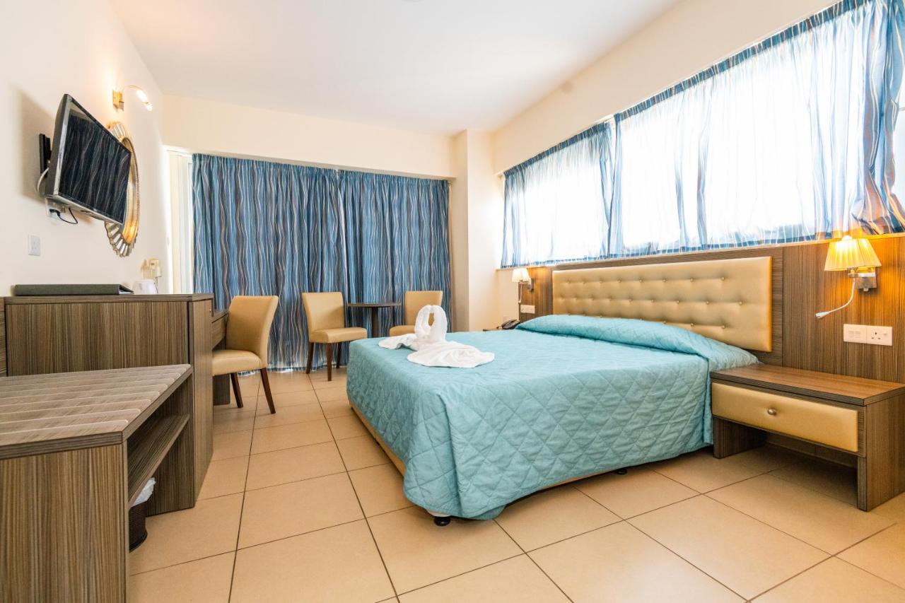 Tofinis Hotel photo