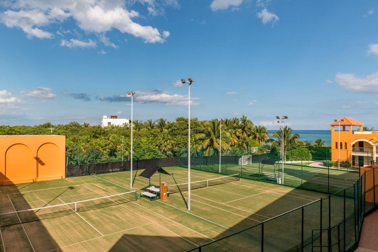 Tennis court: El Beso Adults Only at Ocean Coral & Turquesa All Inclusive