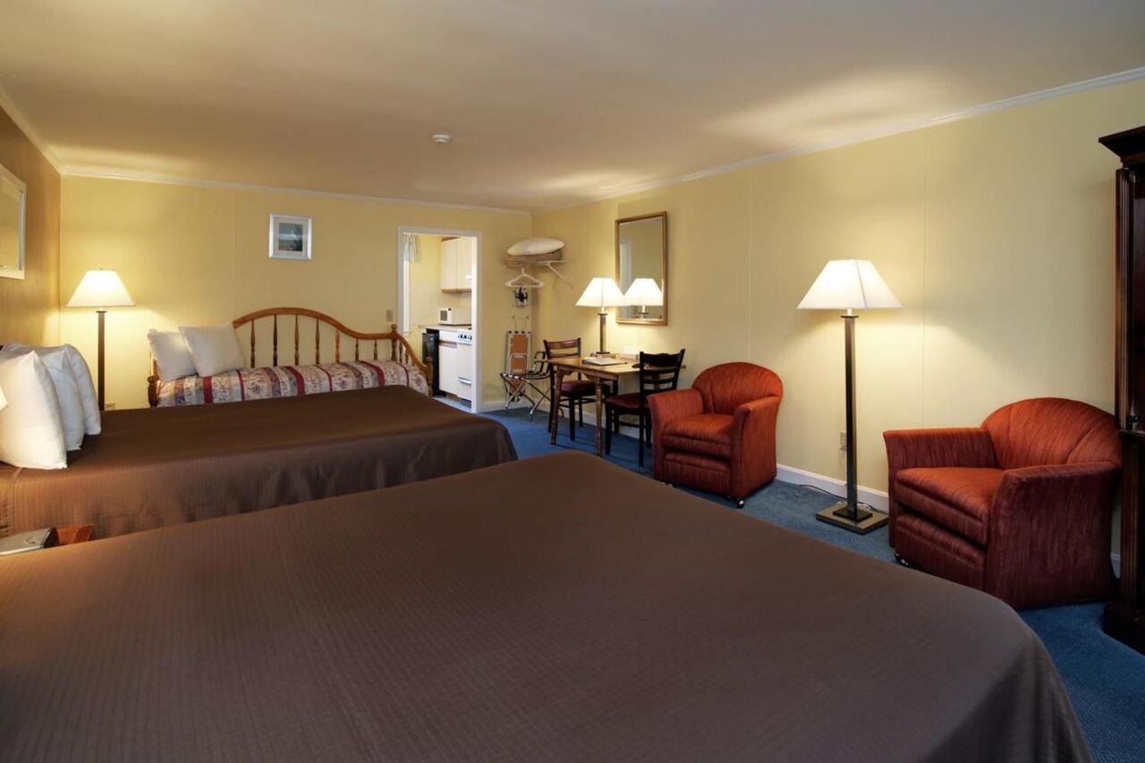 Cape Cod Harbor House Inn — photo 14