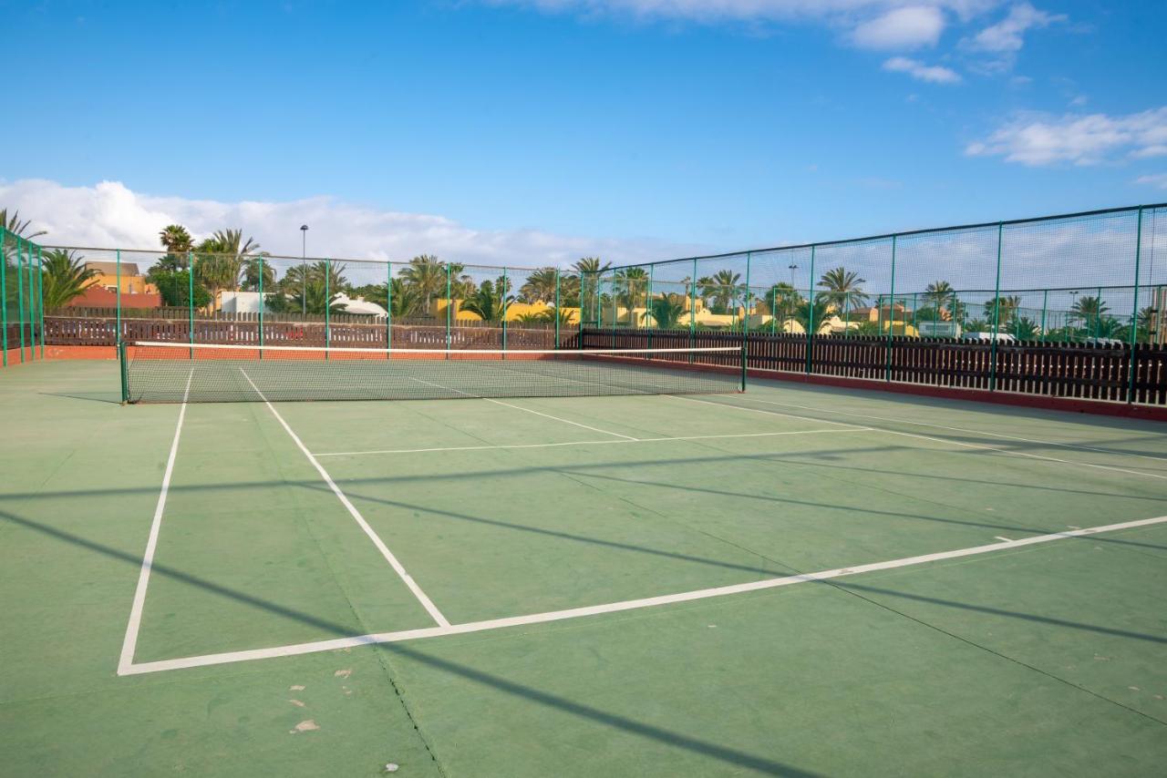 Tennis court: Blu Gardenia