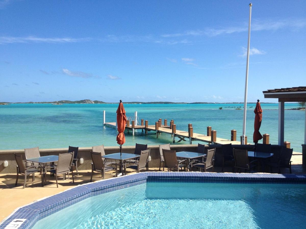 Bahamas abierta para negocios y muchos resorts ayudando con el Huracan Dorian 5