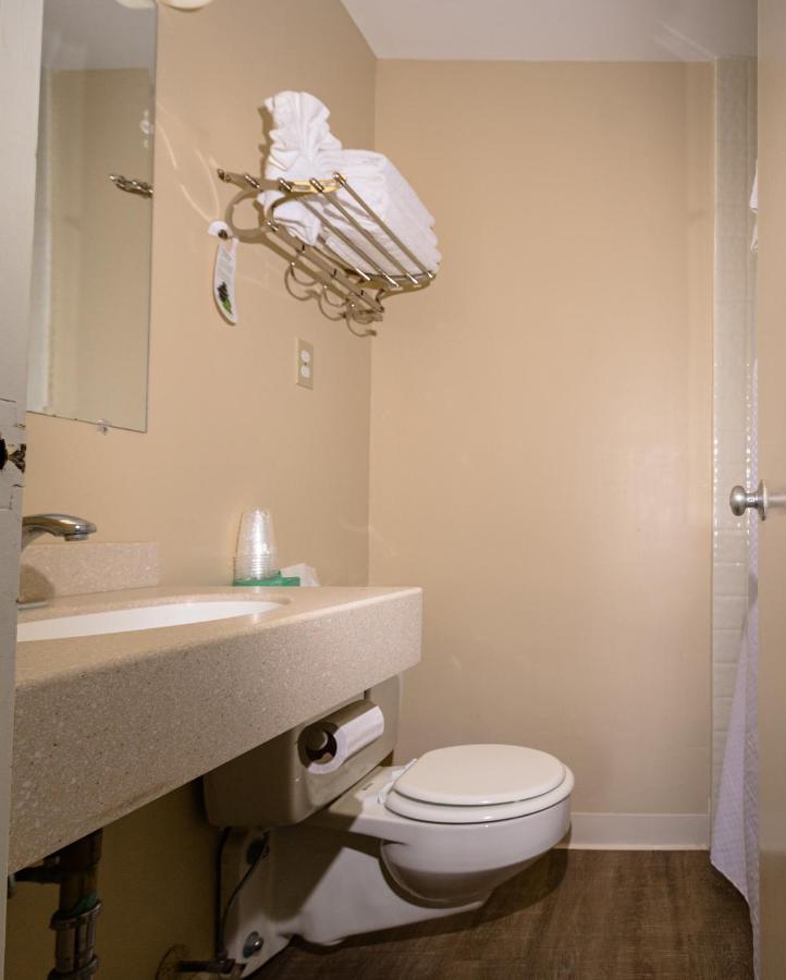 Charlroy Motel — photo 15