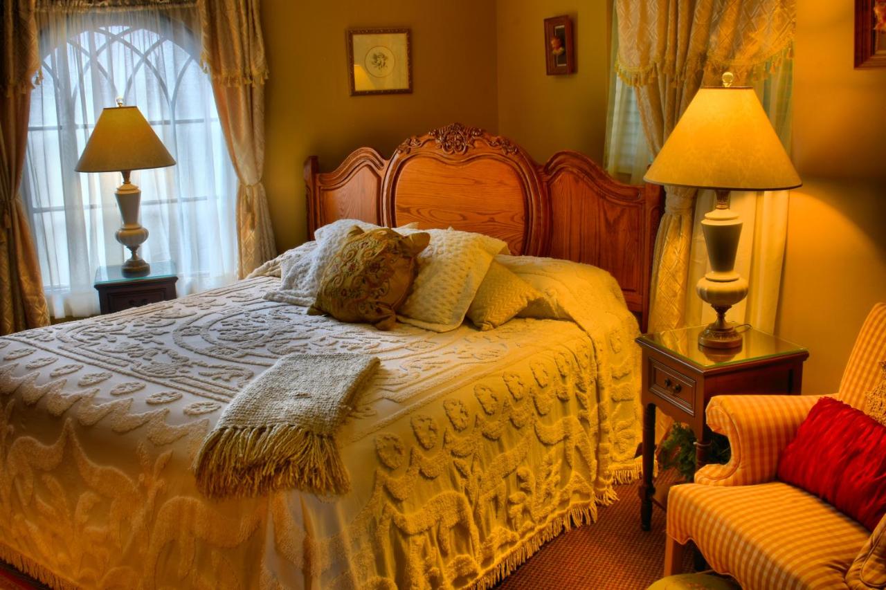 Bard's Inn — photo 11
