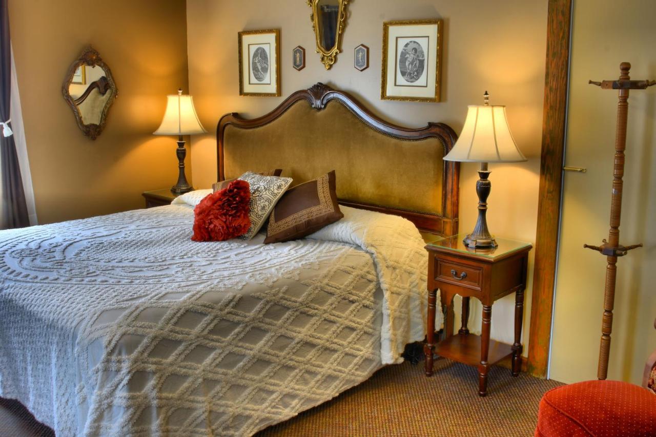 Bard's Inn — photo 16