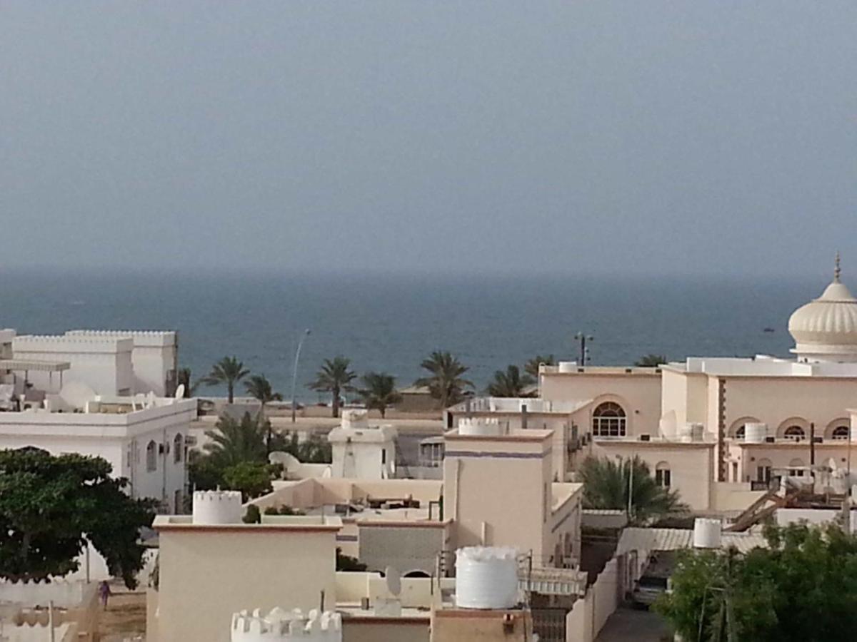 Beach: Al Ferdous Hotel Apartments