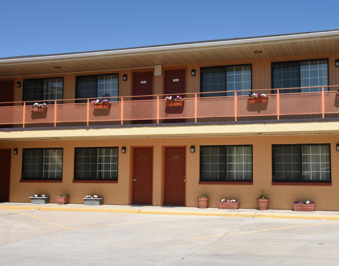 Esquire Inn — photo 9