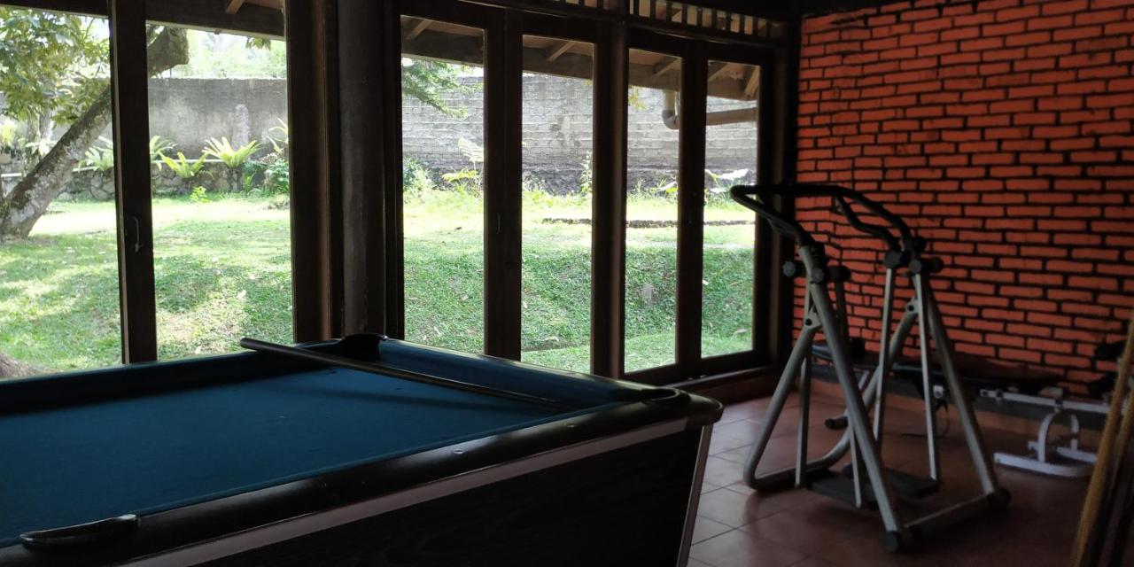 Villa Pandi Cibodas Puncak Billiard Swimming Pool View Karaoke Puncak Updated 2021 Prices
