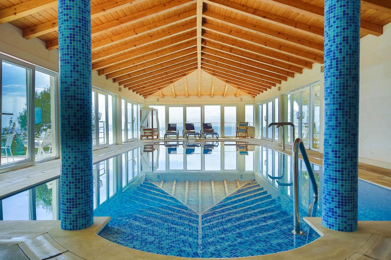 Heated swimming pool: Villa Residence Lantoni