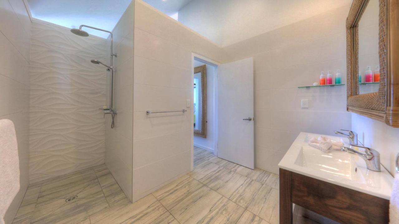 Sea Change Villas photo