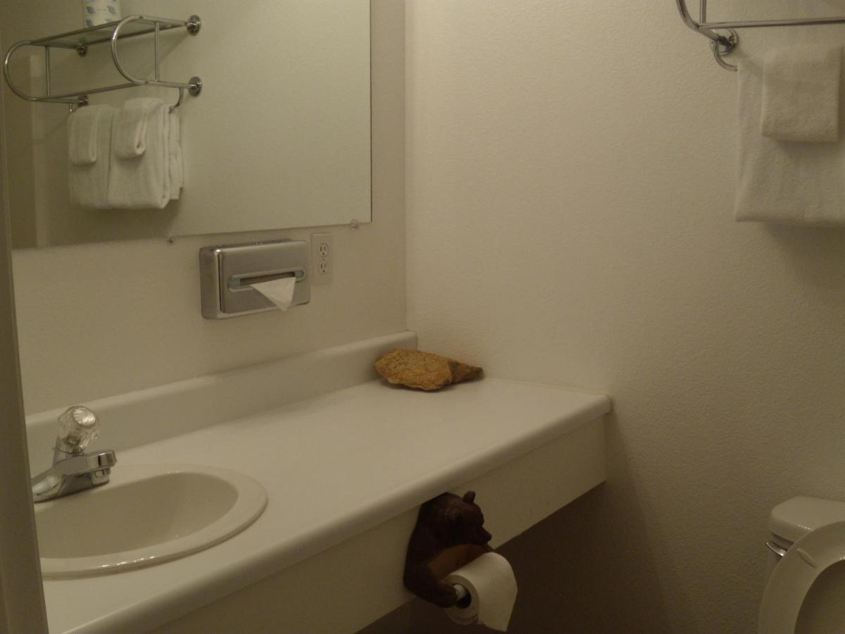 Durrwood Creekside Lodge B&B — photo 16