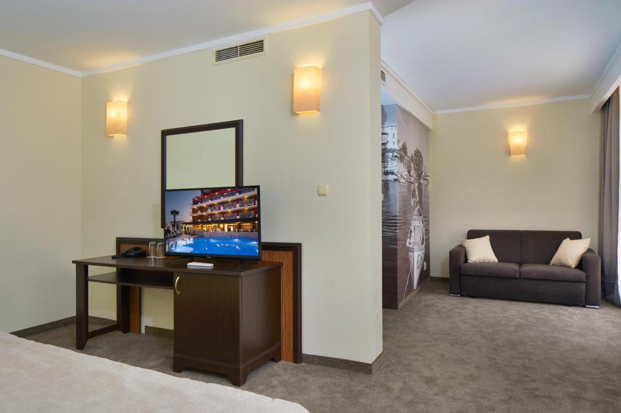 Hotel Nobel Ultra All Inclusive - FREE Beach Access photo