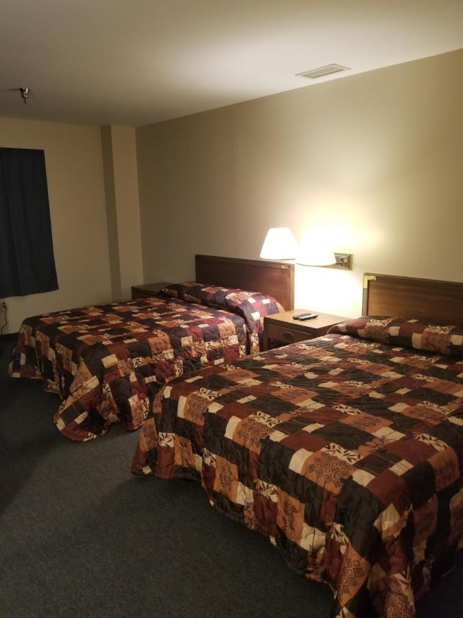 Moundsville Plaza Motel — photo 2