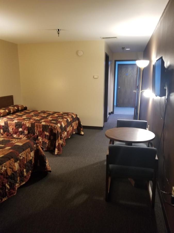 Moundsville Plaza Motel — photo 3