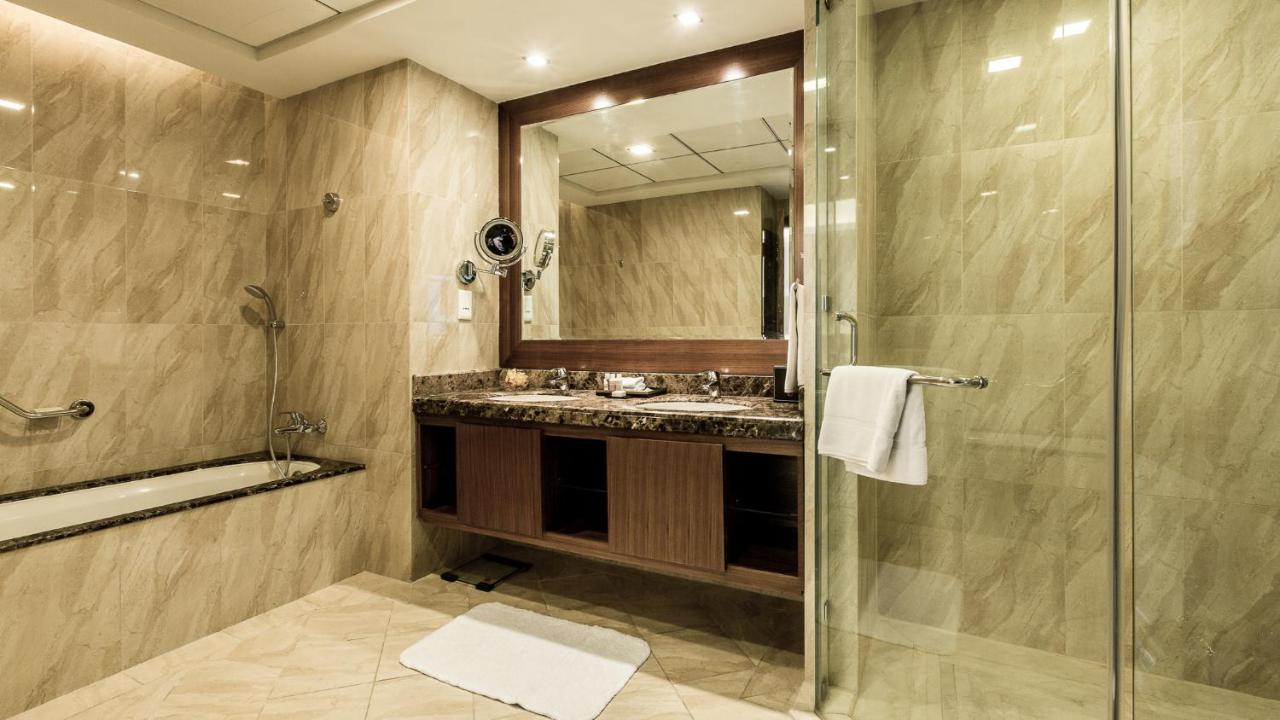 La Suite Dubai Hotel & Apartments photo
