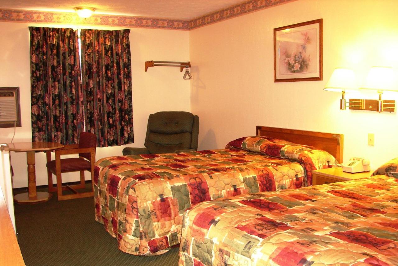 Baxter Inn 4 Less — photo 18