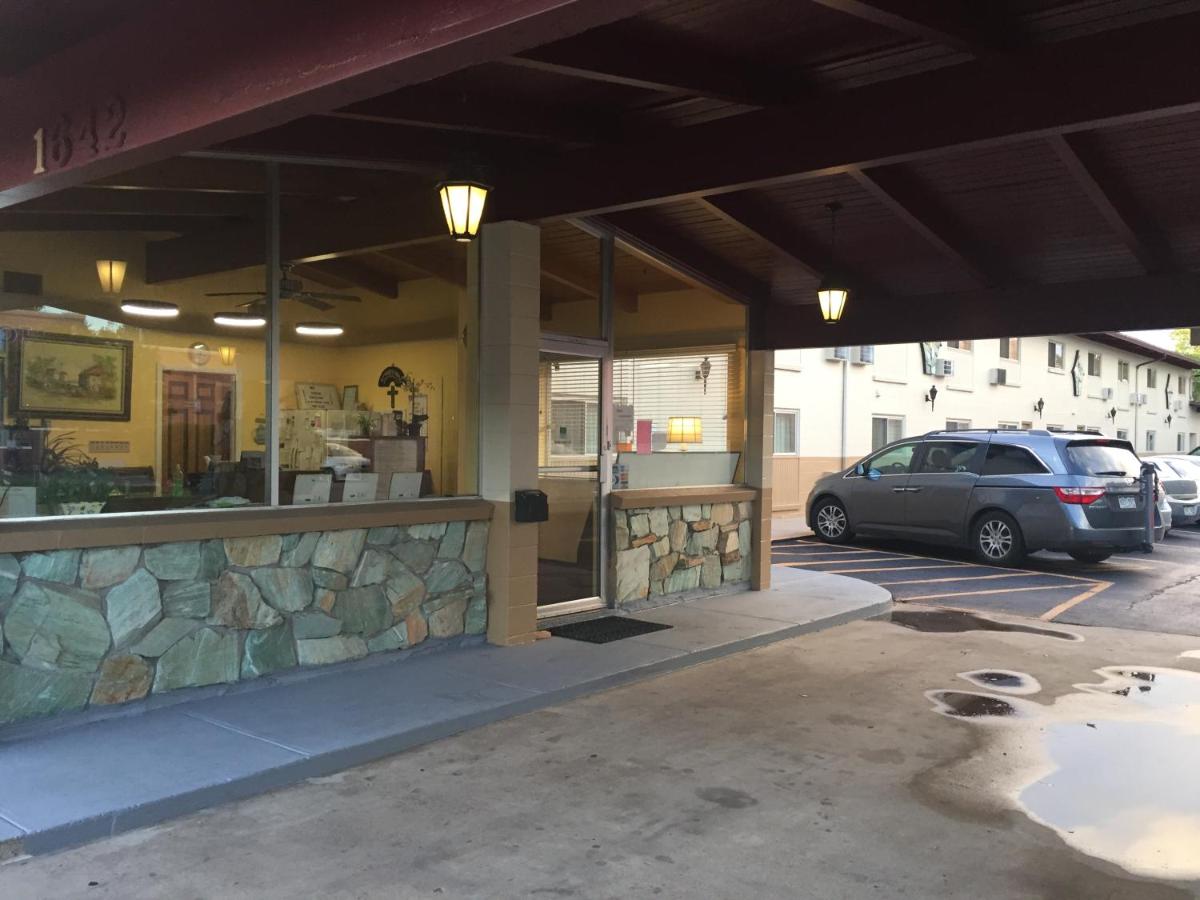 Lamplighter Motel — photo 14