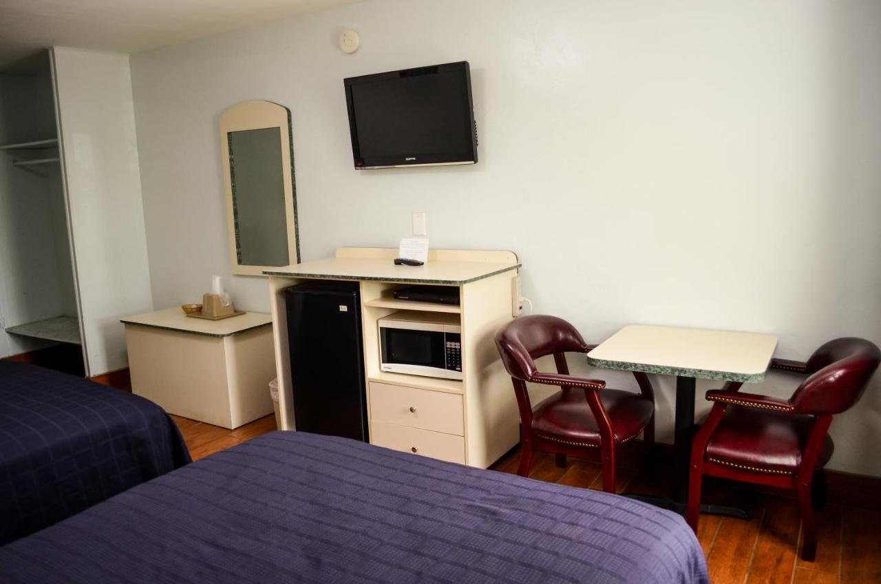 Economy Inn Lake Worth Beach — photo 5
