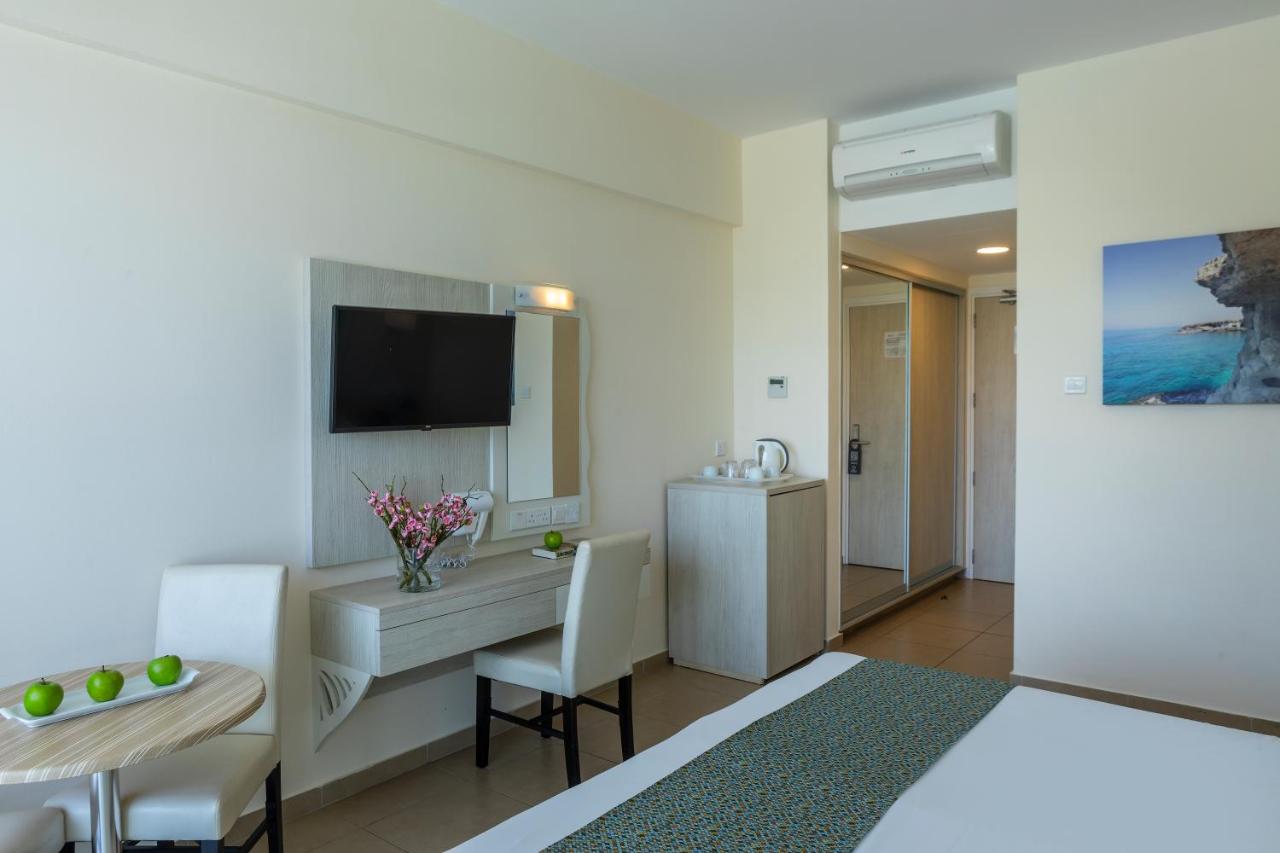 Tofinis Hotel photo