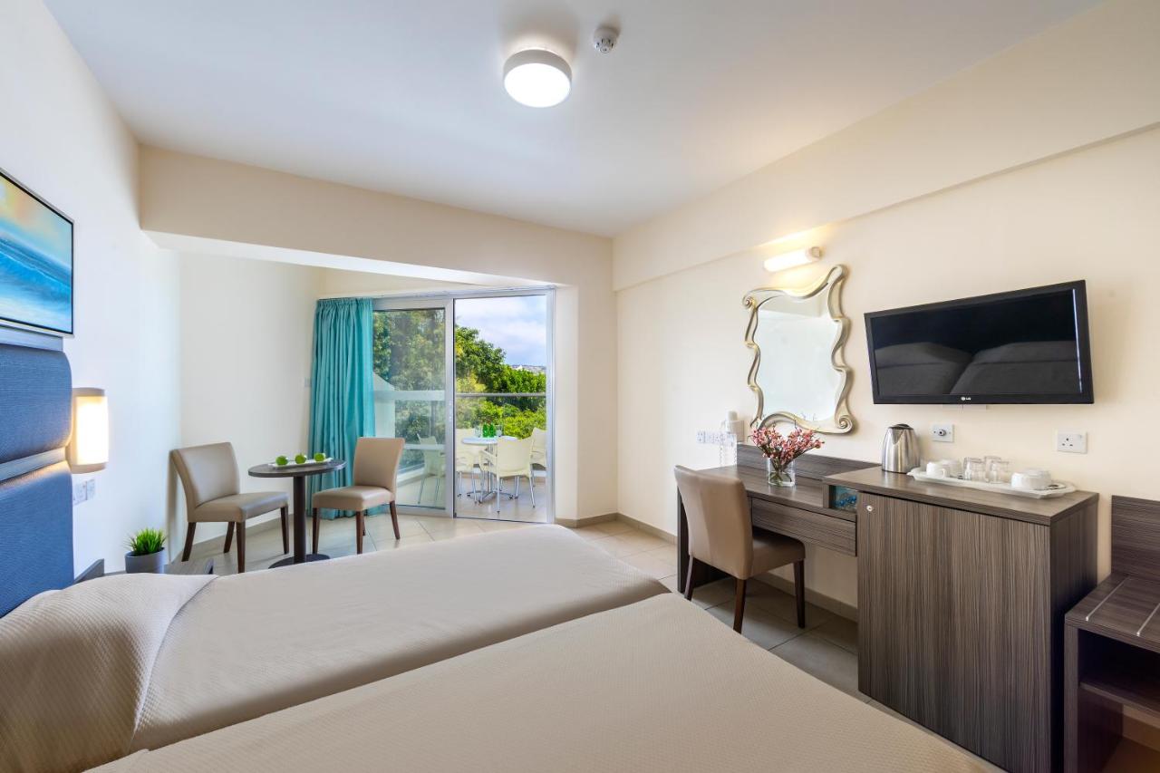 Tofinis Hotel photo