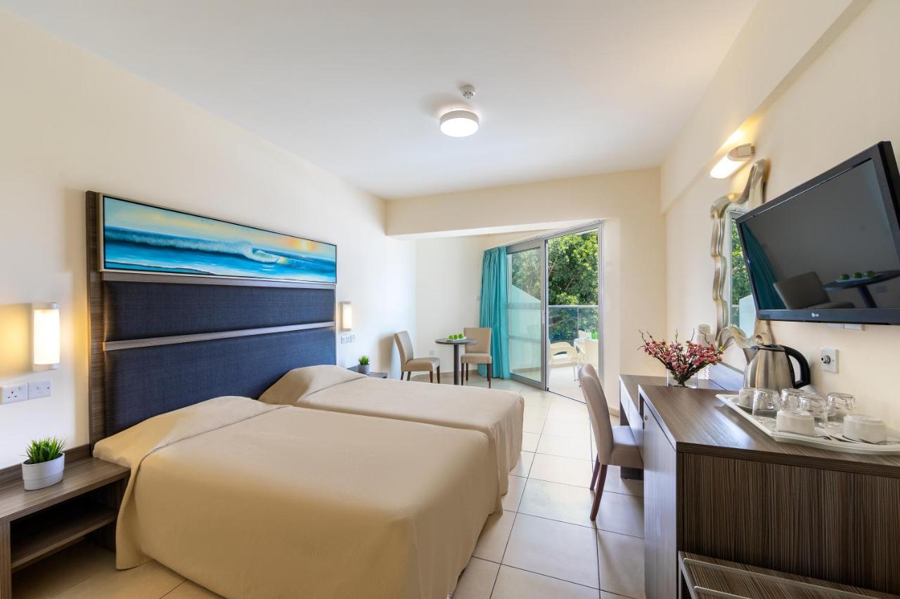 Tofinis Hotel photo