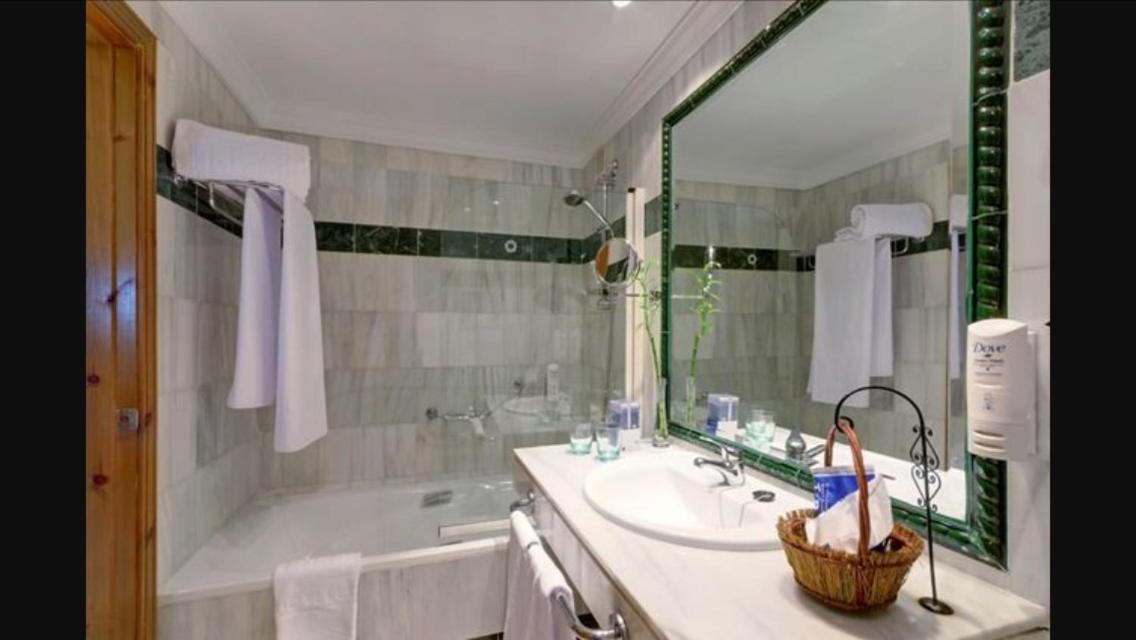 Hotel Guadalmar Playa (Spanien Málaga) - Booking.com