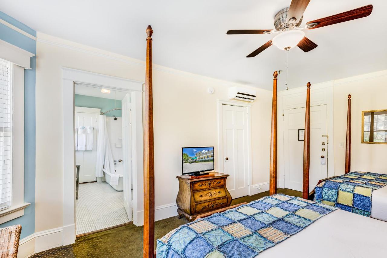 Lakeside Inn on Lake Dora — photo 19
