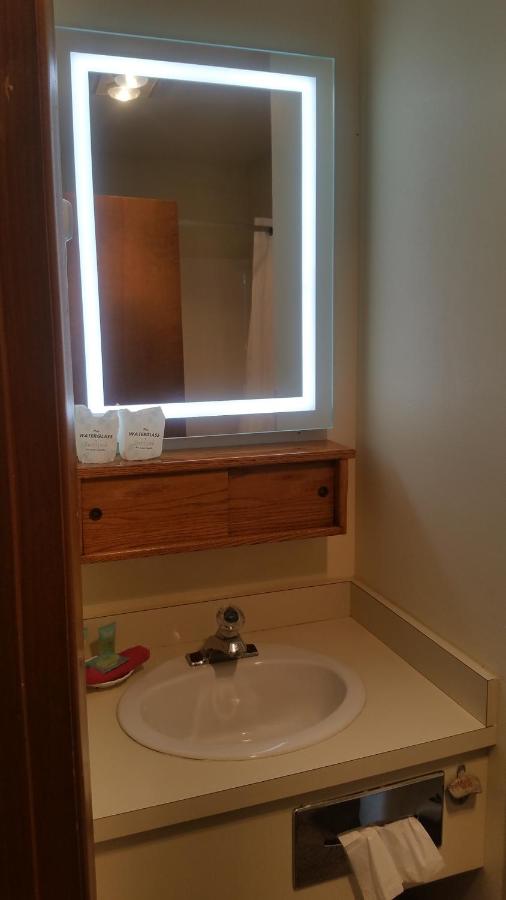 Trade Winds Motel — photo 11