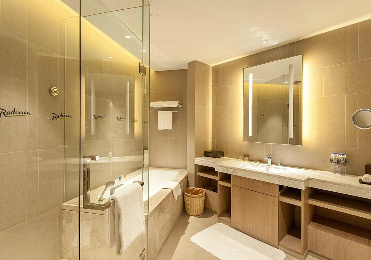 Radisson Exhibition Center Shanghai photo
