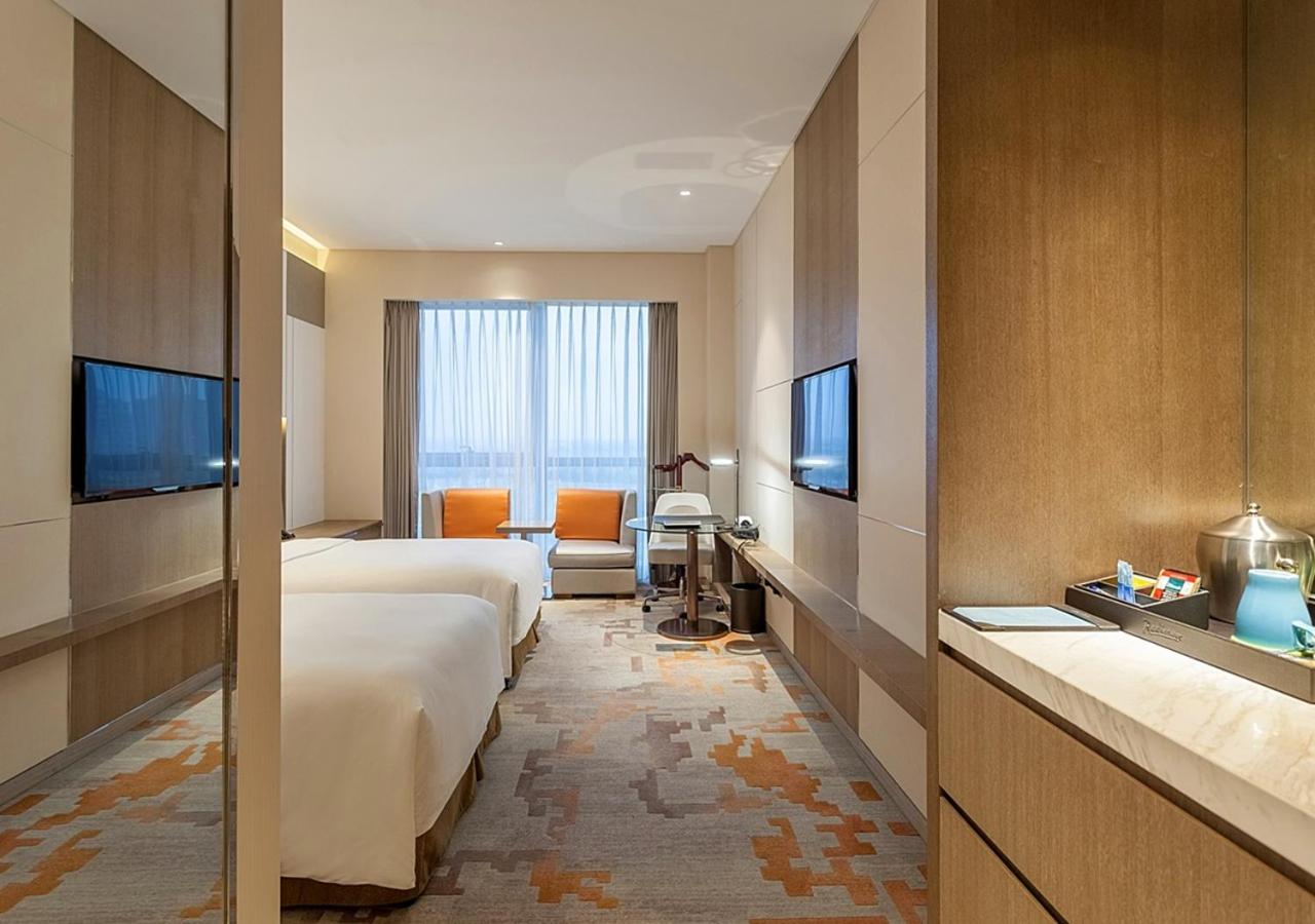 Radisson Exhibition Center Shanghai photo
