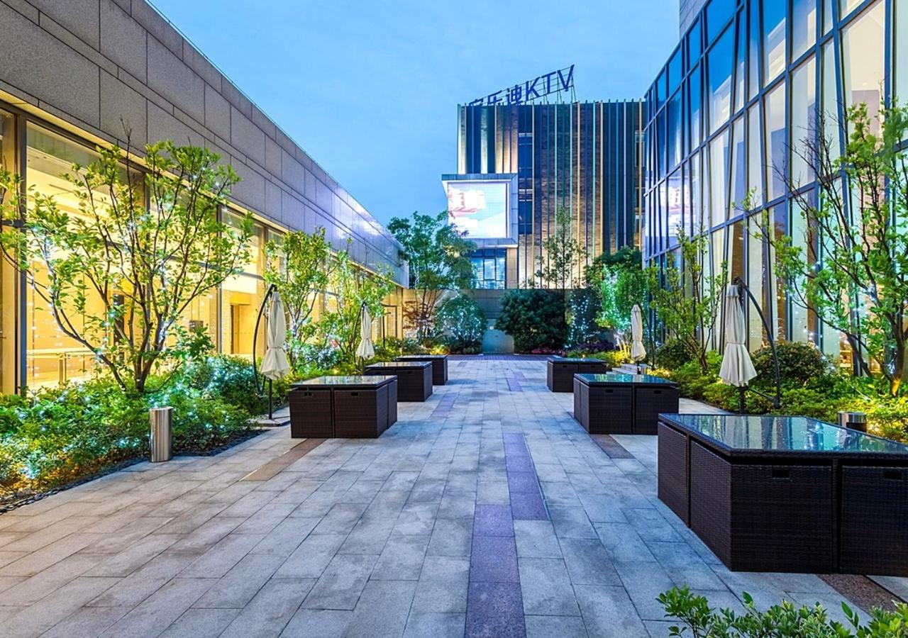 Radisson Exhibition Center Shanghai photo