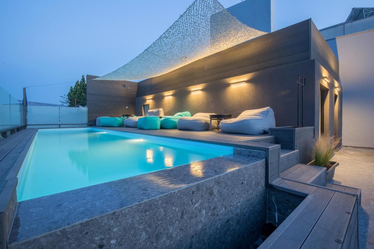 Rooftop swimming pool: The Duke Boutique Suites