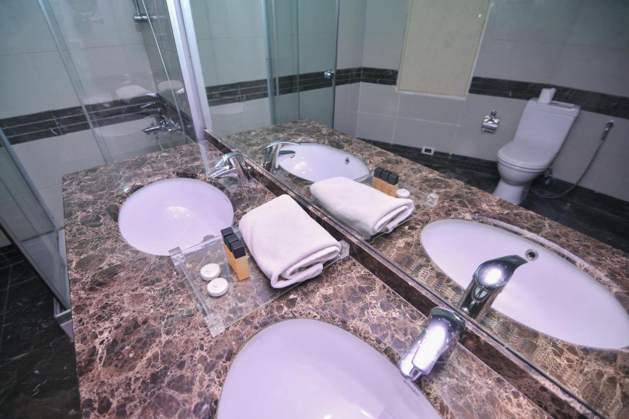 Hollywood Inn Boutique Hotel photo