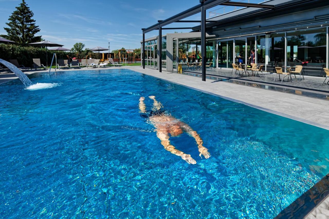 Hotel Aura Design & Garden Pool photo