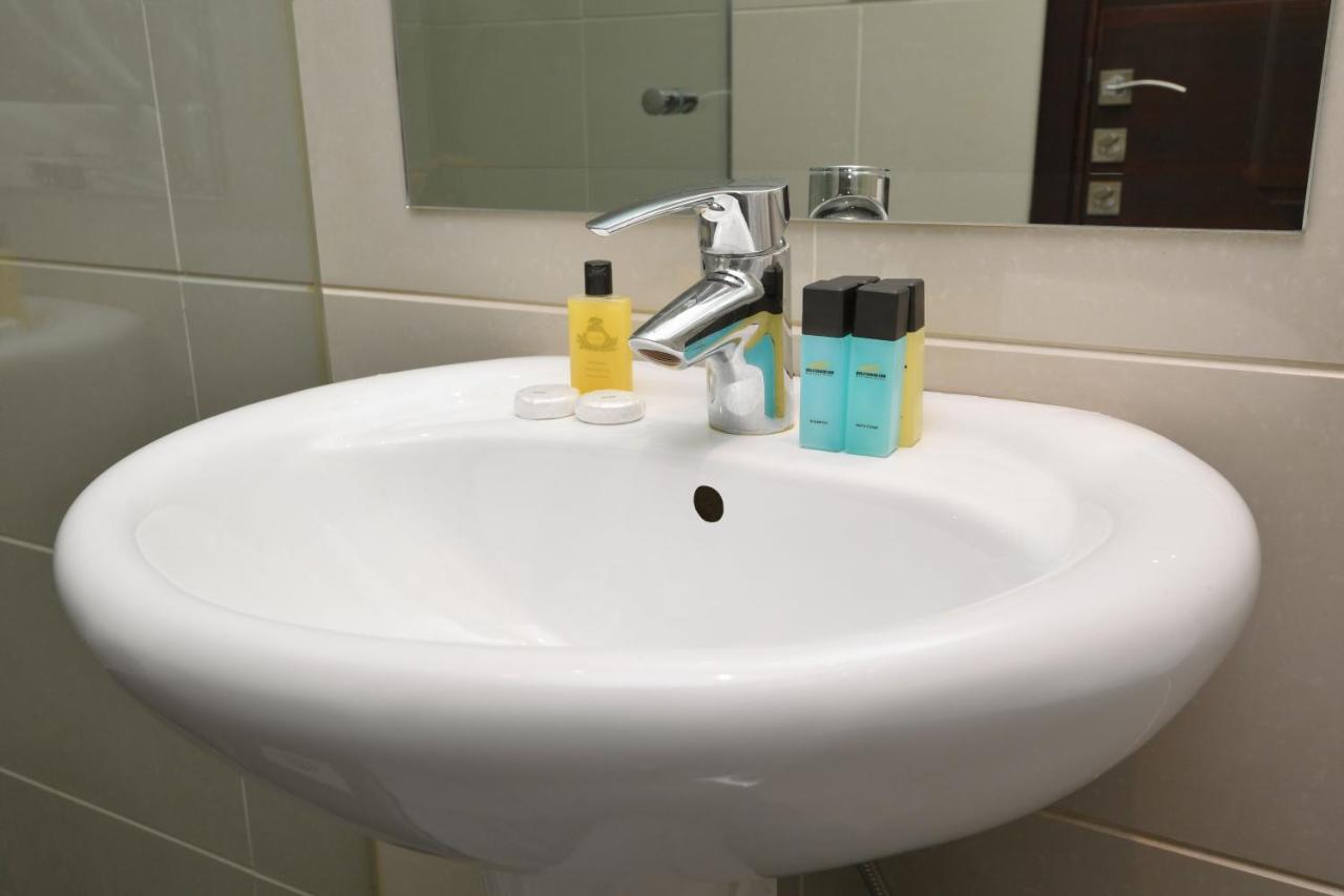 Hollywood Inn Boutique Hotel photo