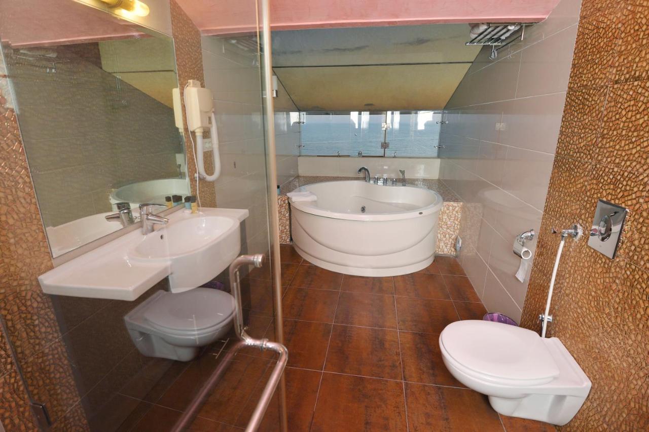 Hollywood Inn Boutique Hotel photo