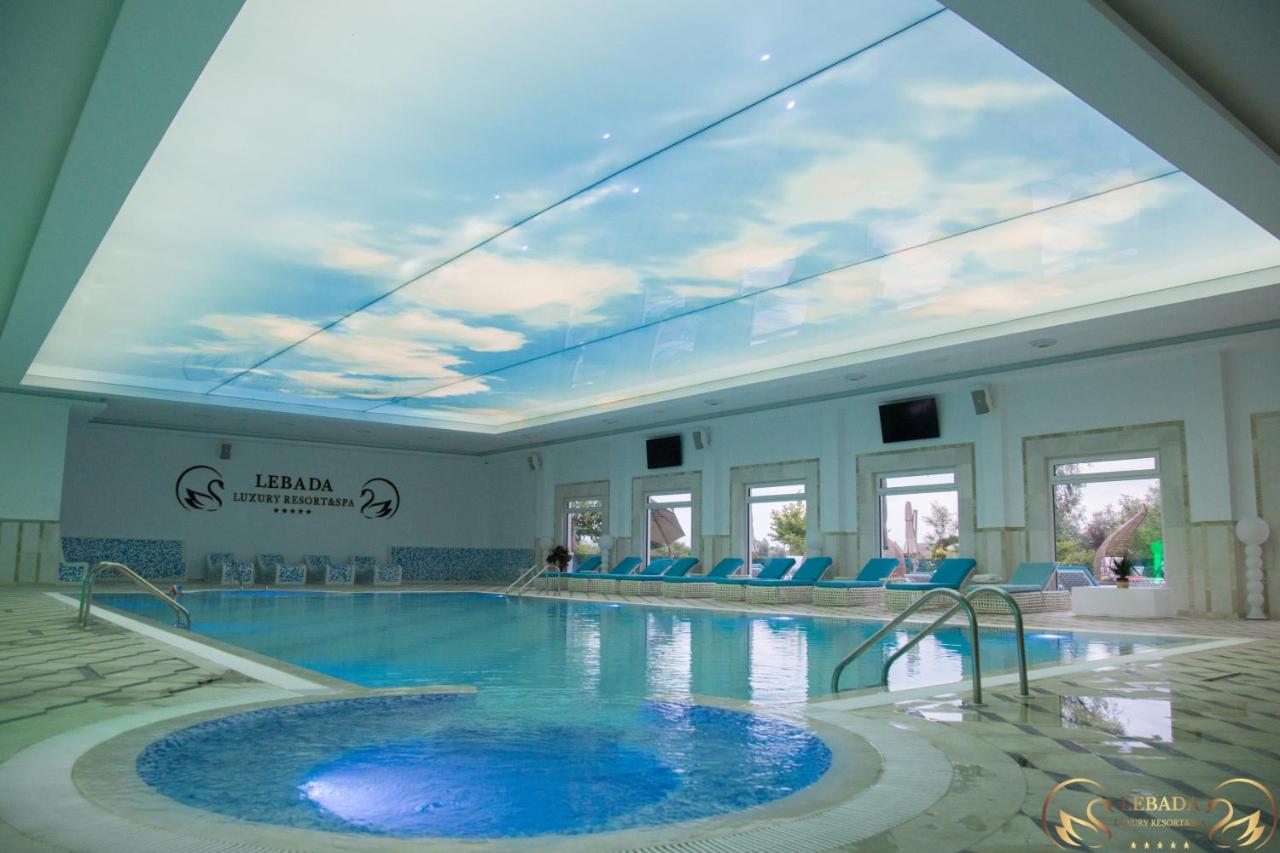 Heated swimming pool: Lebada Luxury Resort & Spa