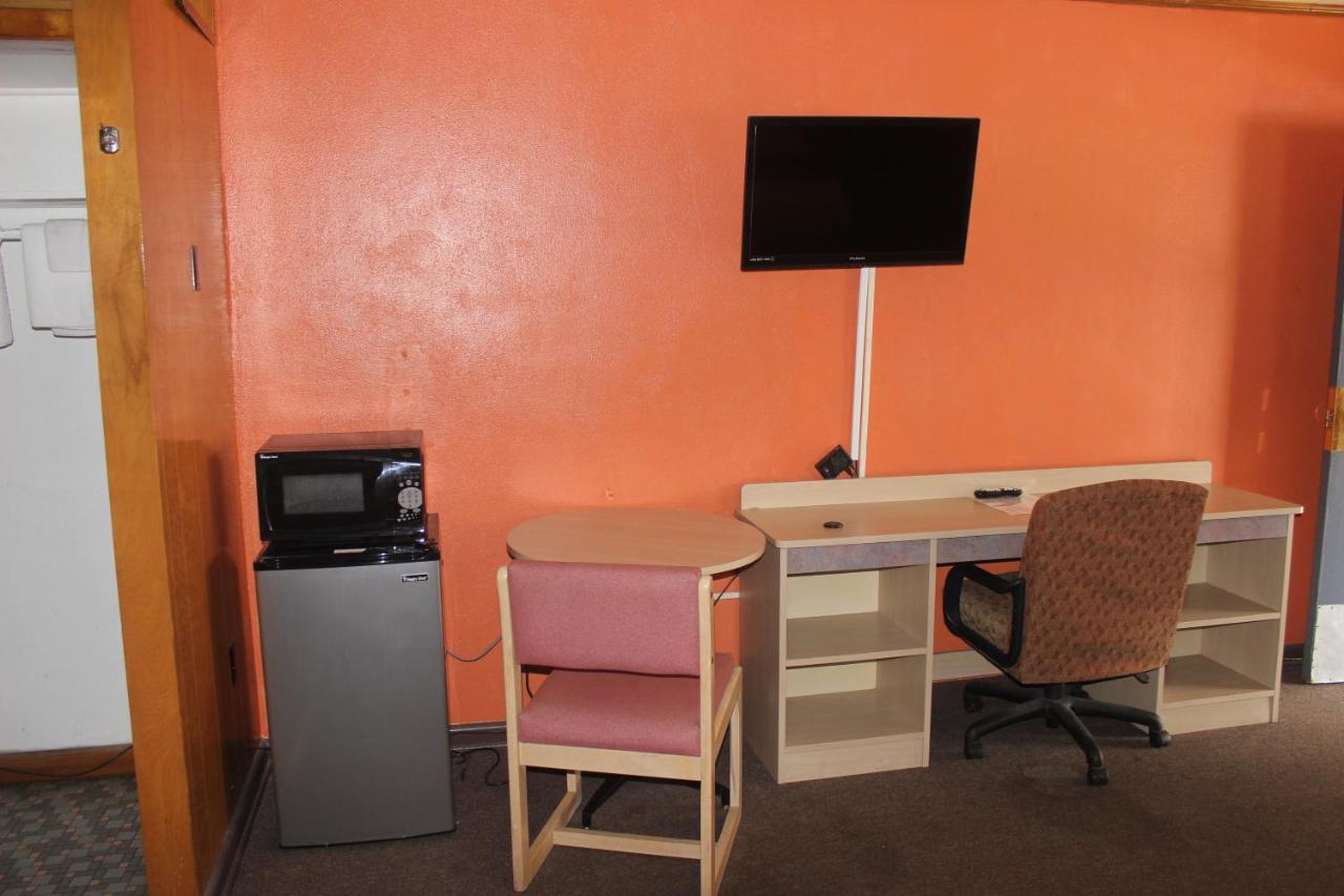 Budget Inn — photo 23