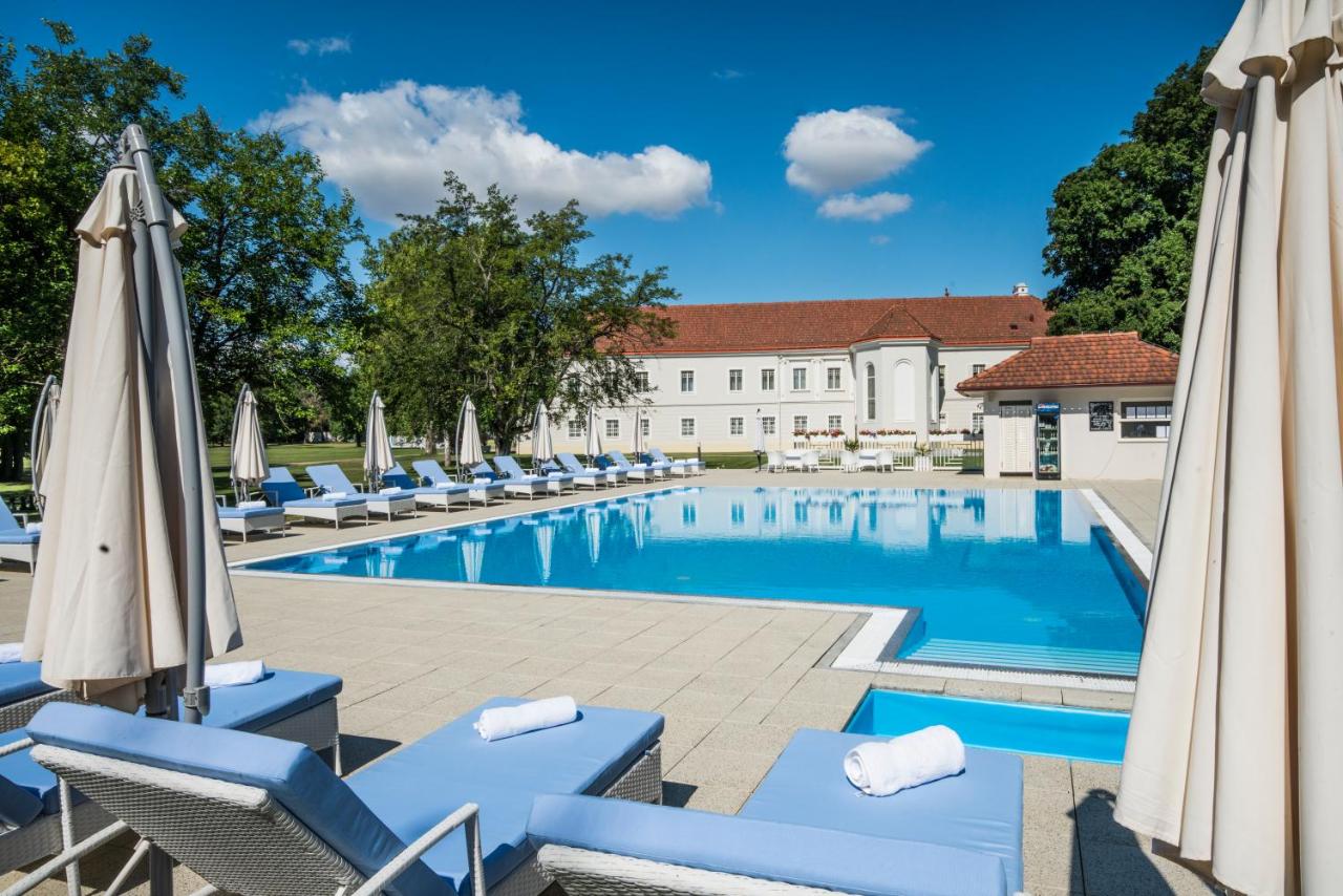Art Hotel Kaštieľ, Tomášov