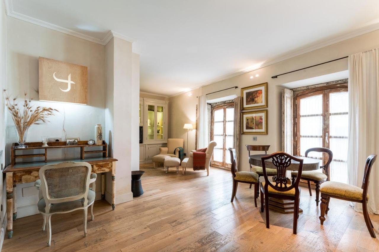 Apartamento Caballerizas Centro, Seville, Spain - Booking.com
