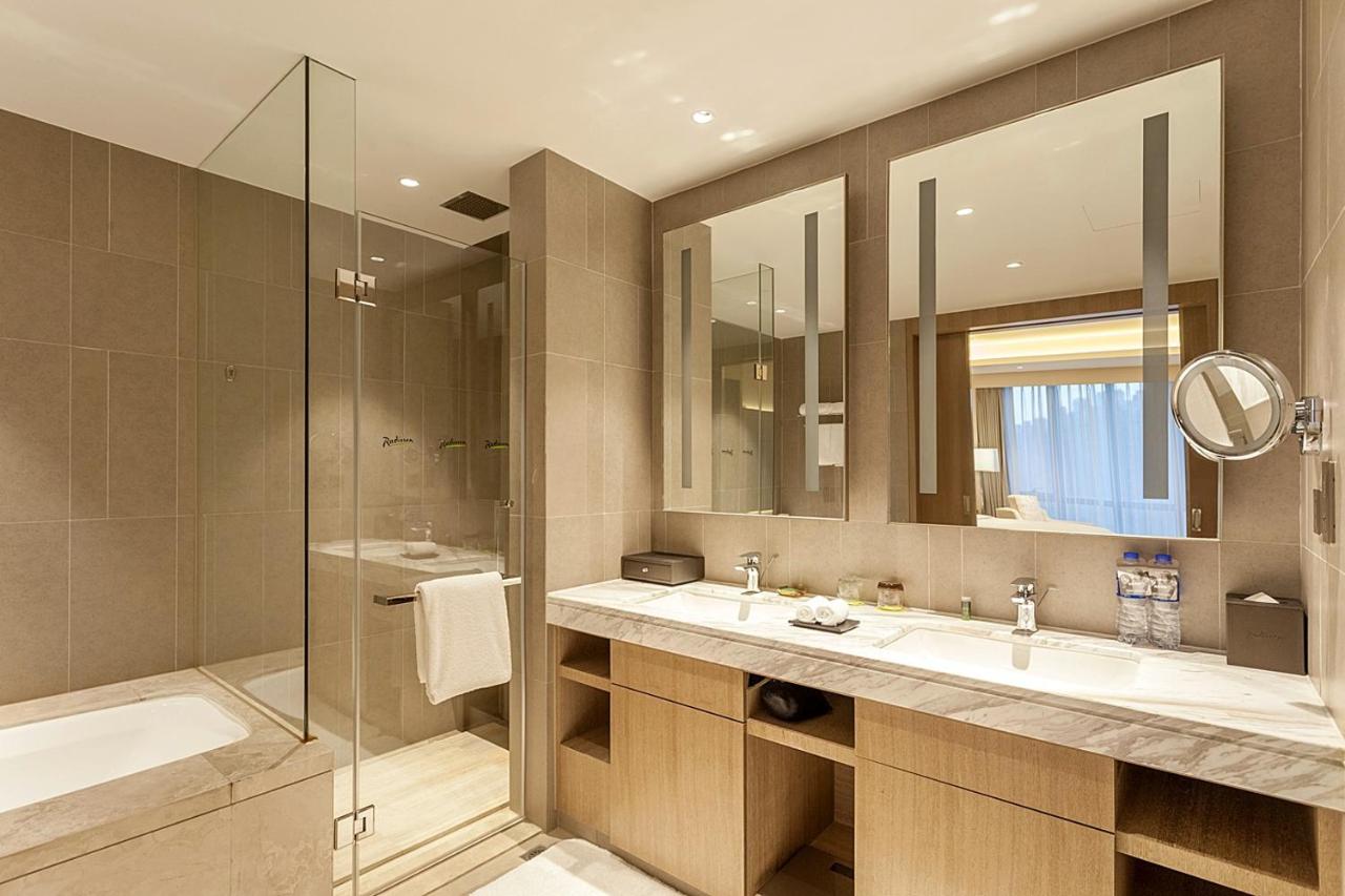 Radisson Exhibition Center Shanghai photo