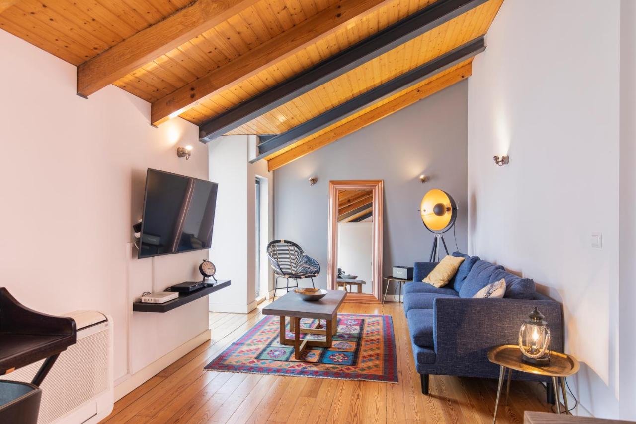 Bairro Alto Stunning Flat With Balcony by LovelyStay - 5