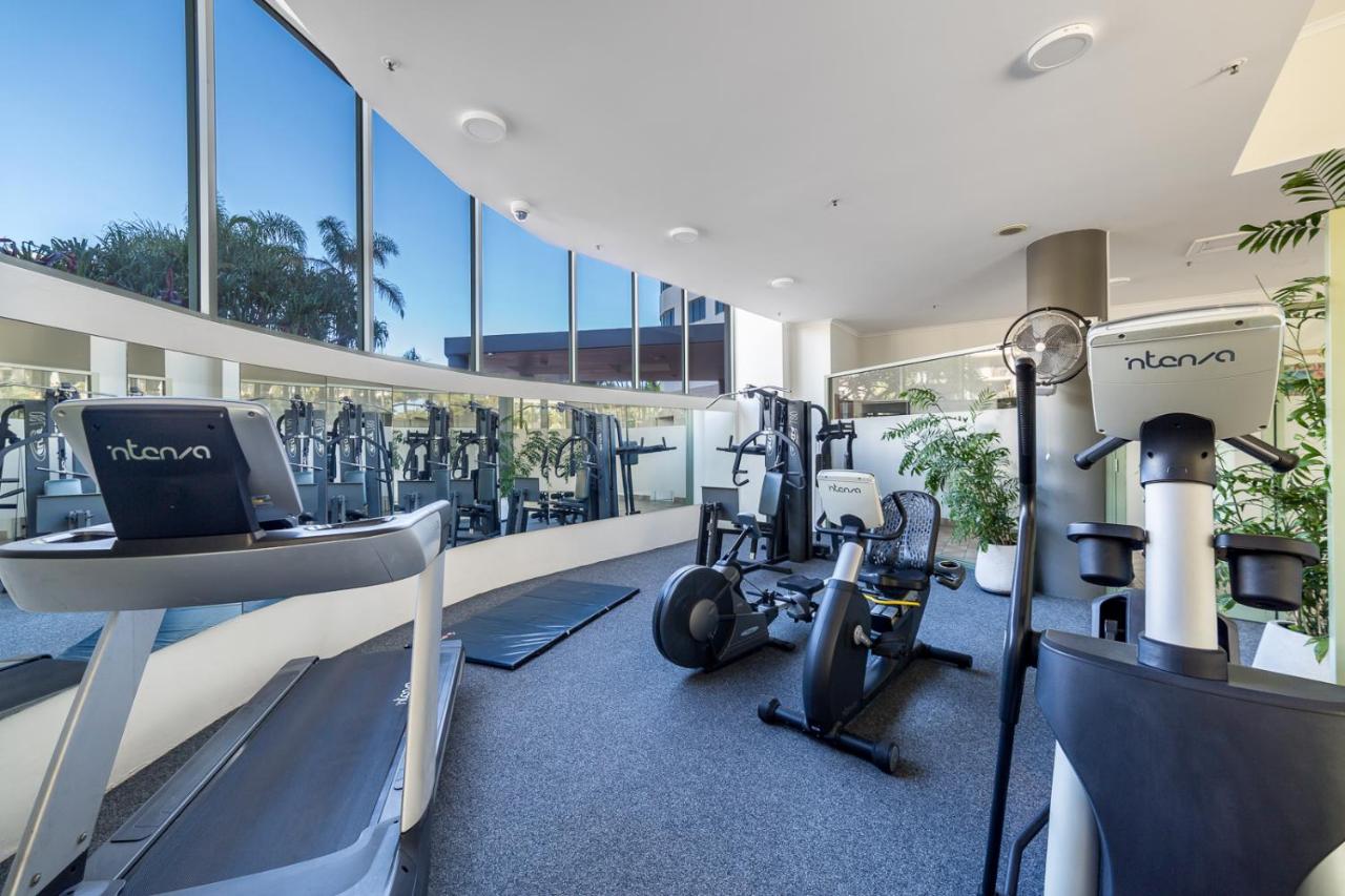 The Meriton Apartments on Main Beach photo